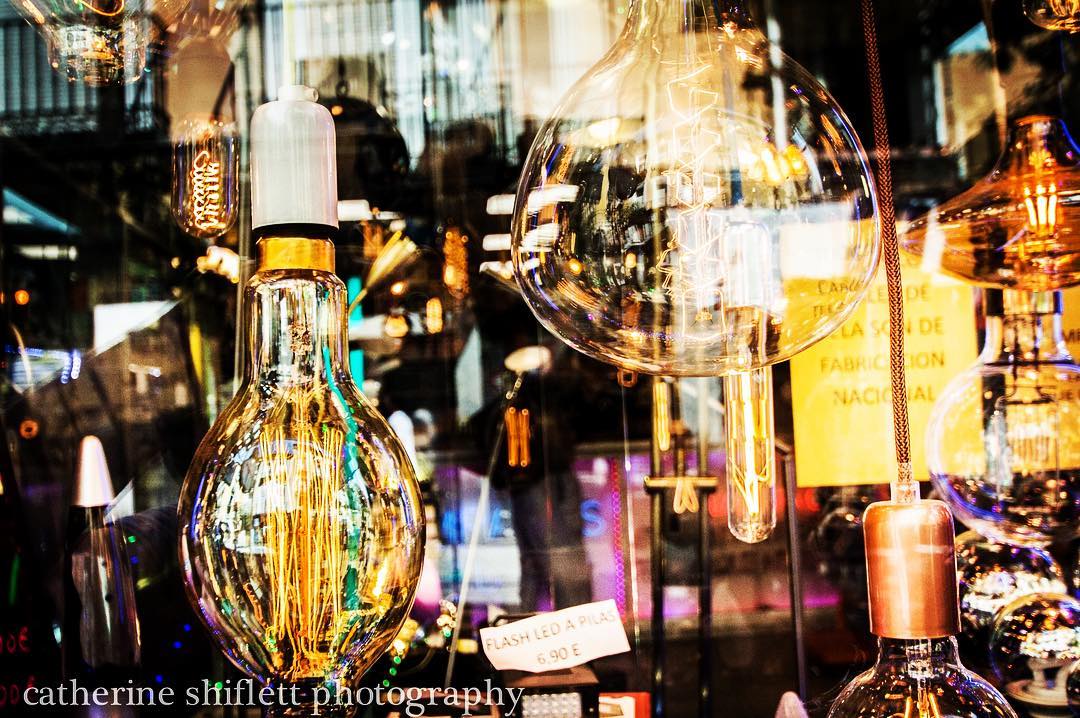 Catherine Shiflett Photography, shop Window, light bulbs, Madrid, Spain, shot on Nikon D800